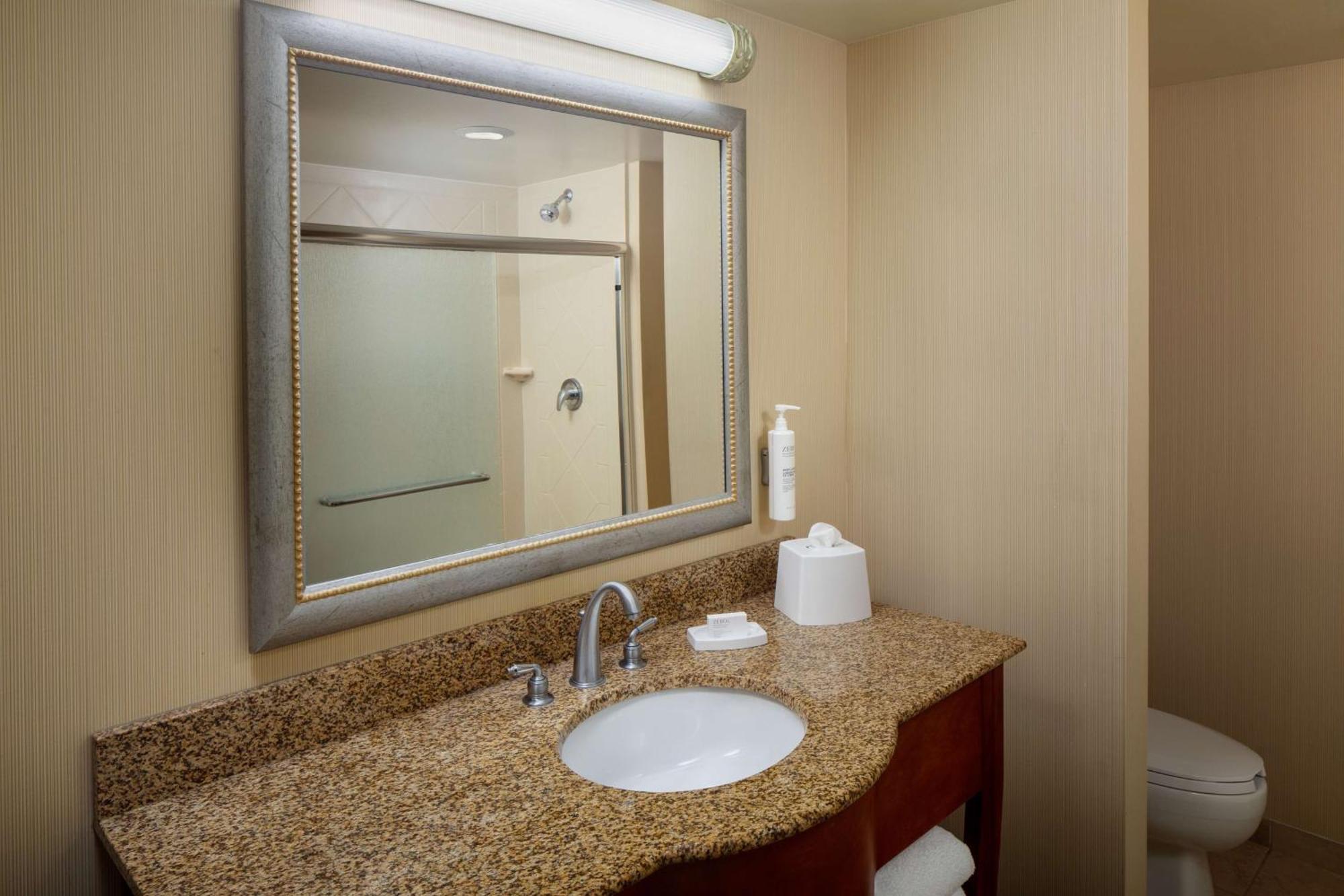 Hampton Inn & Suites Mystic Exterior foto